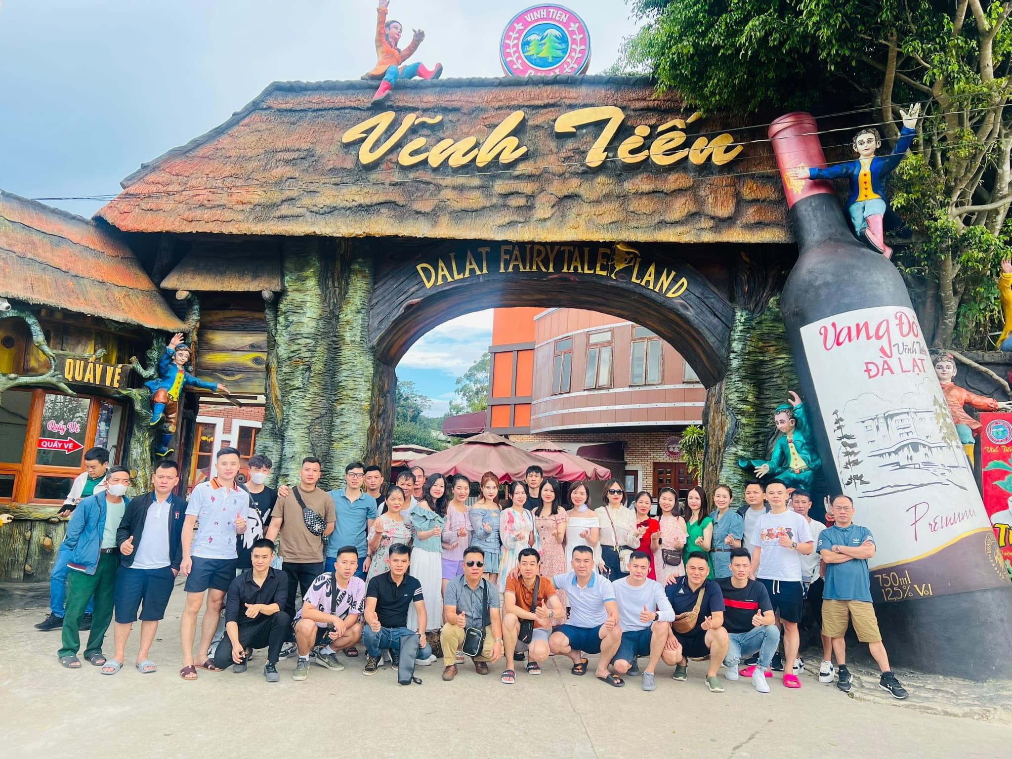 Khách đi tour của Hoa Dalat Travel